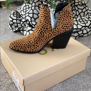 Leopard booties